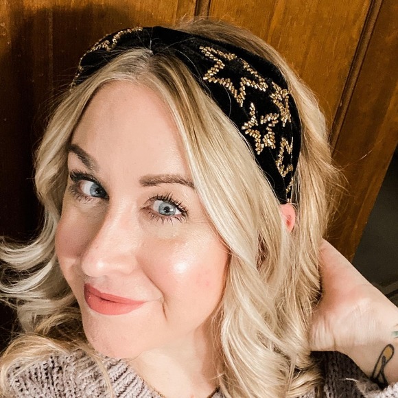 Profile Picture of Sarah Trauterman (@presleyhair) on Poshmark