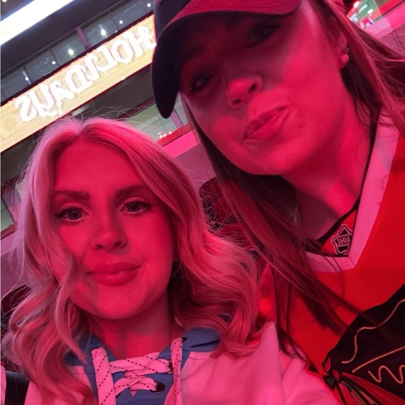 Profile Picture of Maddie Bozych (@maddie_b23) on Poshmark