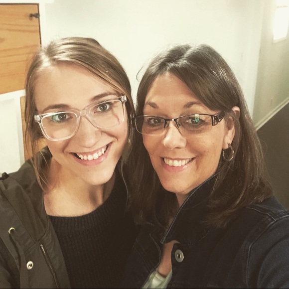 Profile Picture of Ashley Weece (@ashleyweece) on Poshmark