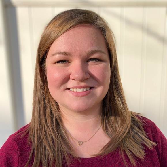 Profile Picture of Emily Lockwood (@emwood91) on Poshmark