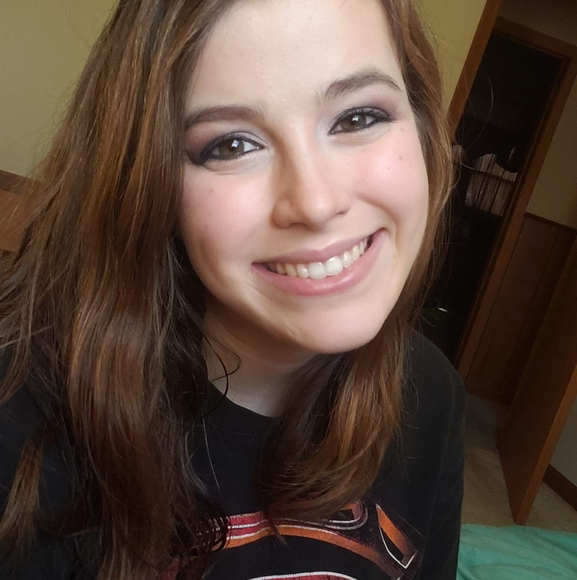 Profile Picture of Katelyn Lafary (@klafary18) on Poshmark