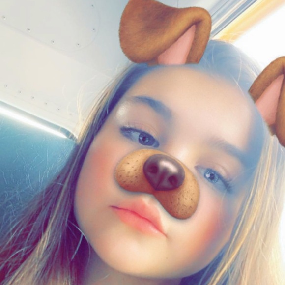 Profile Picture of Adrianna Macleod (@amacleod34) on Poshmark