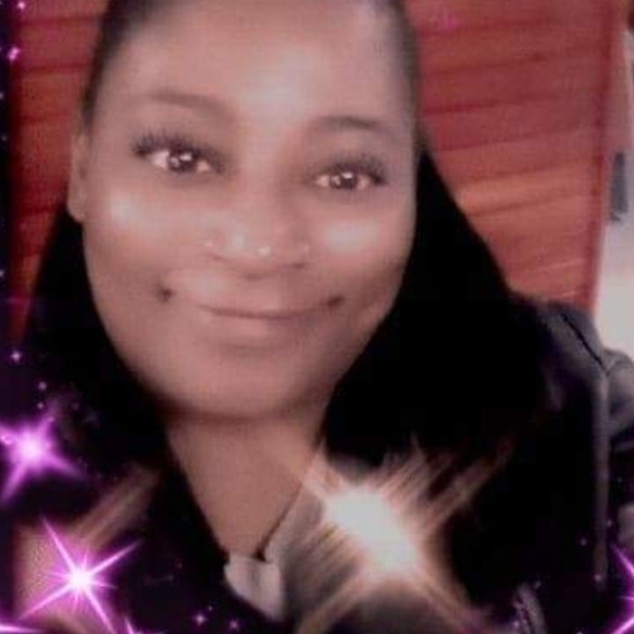 Profile Picture of Lenee Bradley (@bradleylenee6) on Poshmark