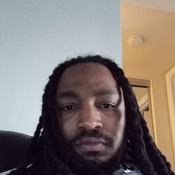 Profile Picture of Eugene Thomas (@eugenethomasu58) on Poshmark