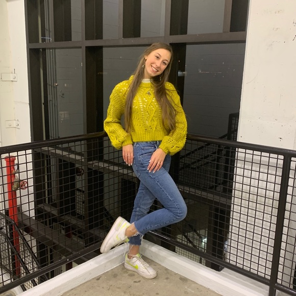 Lexi Erbentraut - Poshmark Profile Picture of Lexi Erbentraut (@lexierbentraut) on Poshmark