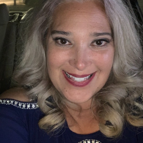 Alyssa Apodaca - Poshmark Profile Picture of Alyssa Apodaca (@jandtaremine) on Poshmark