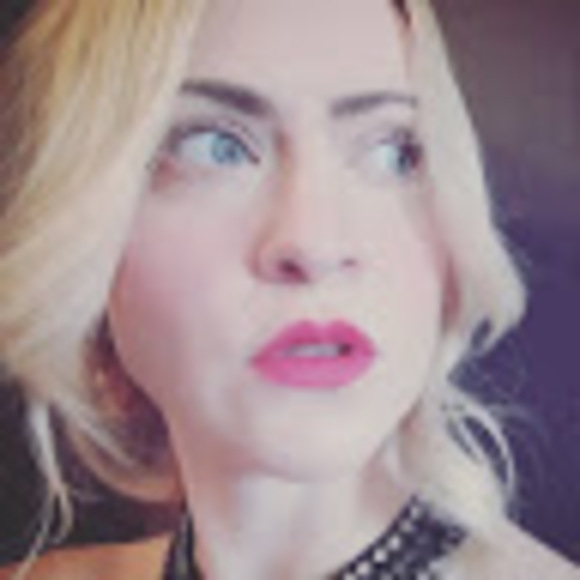 Profile Picture of Crystal Hale (@outsideofhuman) on Poshmark