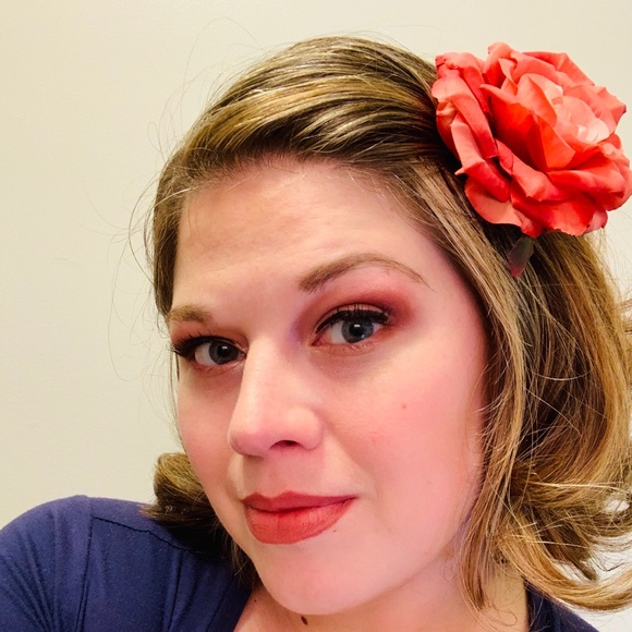 Profile Picture of Amanda Townsend (@2019amt) on Poshmark