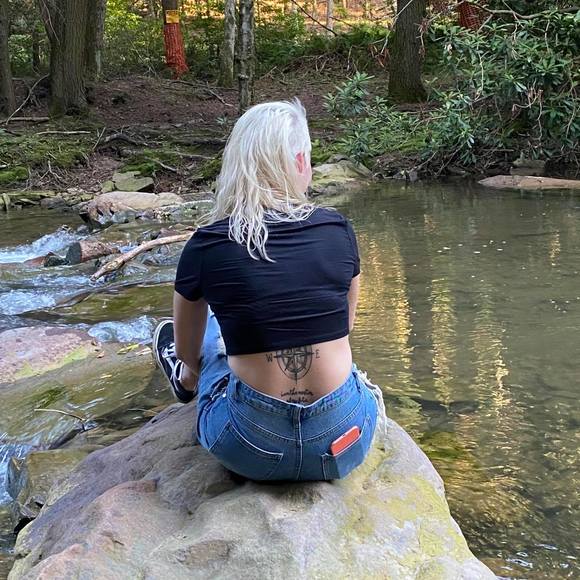 Profile Picture of Jordan Gathman (@gathmanjordan) on Poshmark