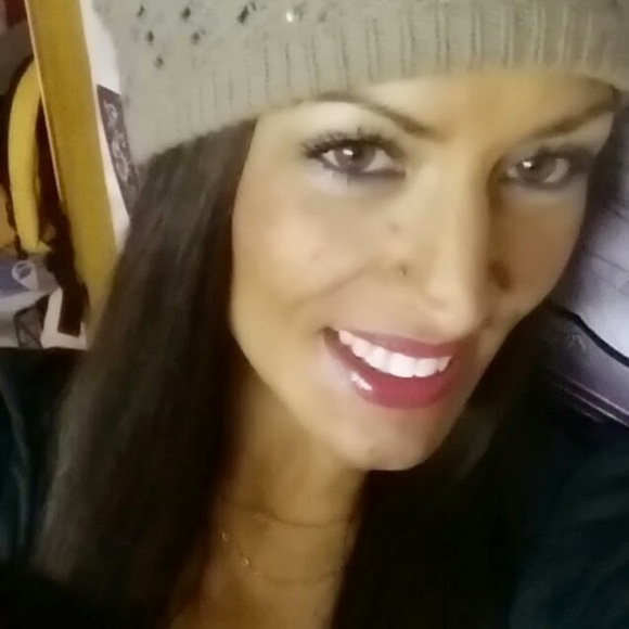 Profile Picture of Brianne Langseth (@bribeezer777) on Poshmark