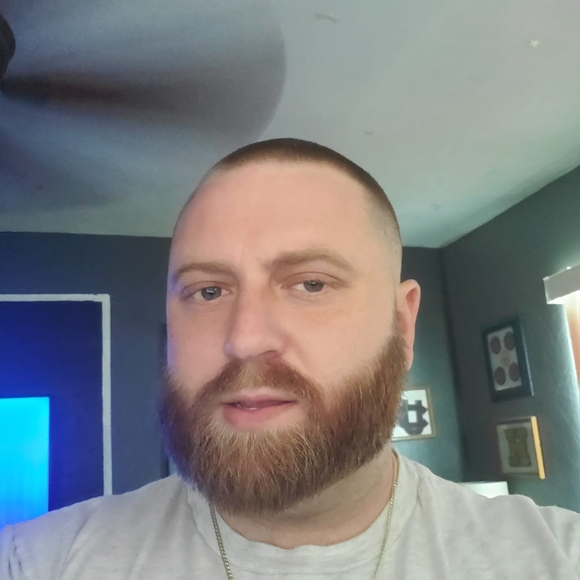 Profile Picture of Matthew Ahlstrom (@mattman88) on Poshmark