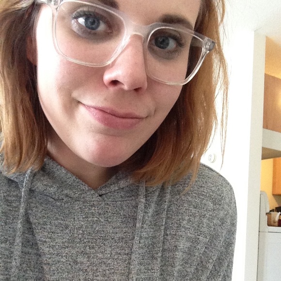 Profile Picture of Emily Calhoon (@emcalhoon) on Poshmark