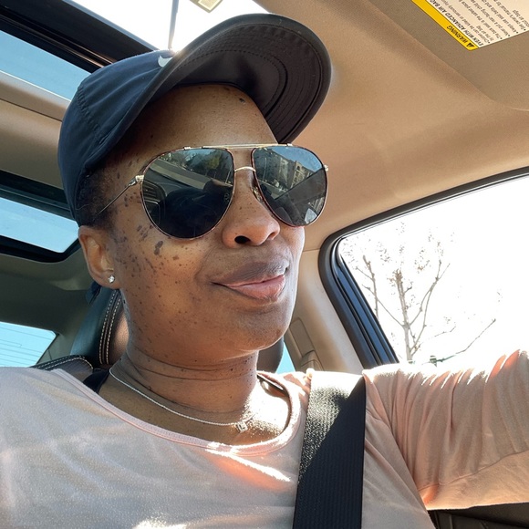 Le’nitia Decosta - Poshmark Profile Picture of Le’nitia Decosta (@lenitia23) on Poshmark