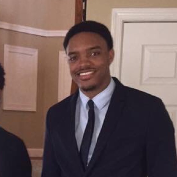 Profile Picture of Aaron Adams (@aarondms7) on Poshmark