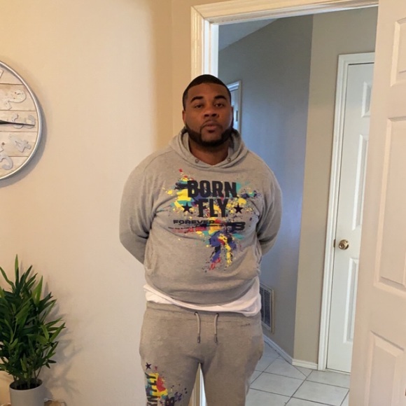 Profile Picture of Dell Grimble (@dellgrimble) on Poshmark