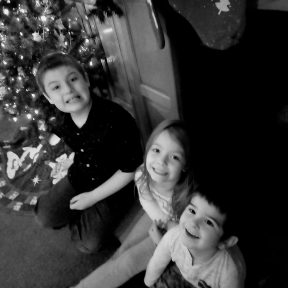 Kelly Sarantinos - Poshmark Profile Picture of Kelly Sarantinos (@kellbell0610) on Poshmark