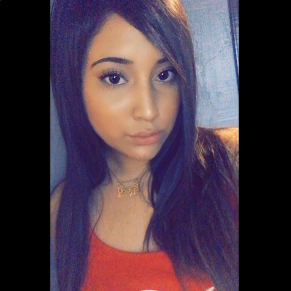 Profile Picture of Eva Jimenez (@andreajmnz1192) on Poshmark
