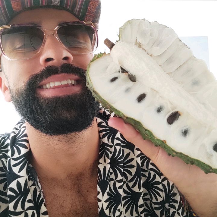 Mikey Wise - Tiktok Profile Picture of Mikey Wise (@tropicalhustler) on Tiktok