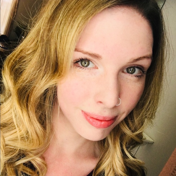Profile Picture of Samantha Ivey (@samanthaivey172) on Poshmark