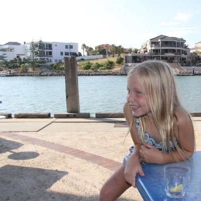 Profile Picture of Phoebe Ward (@phoebward) on Twitter