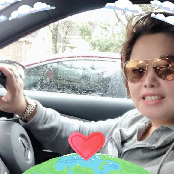 Profile Picture of Loyeum Nguyen (@hoangx) on Poshmark