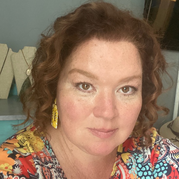 Profile Picture of Crystal Palacios (@cpalacios77) on Poshmark