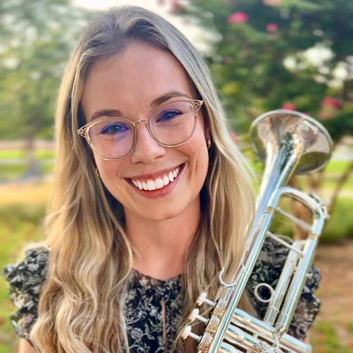 Profile Picture of Julia Bell (@@juliabell) on Tiktok