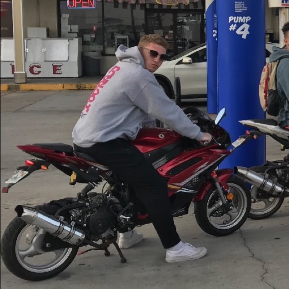 Profile Picture of Joseph Haskins (@joe_haskins) on Poshmark
