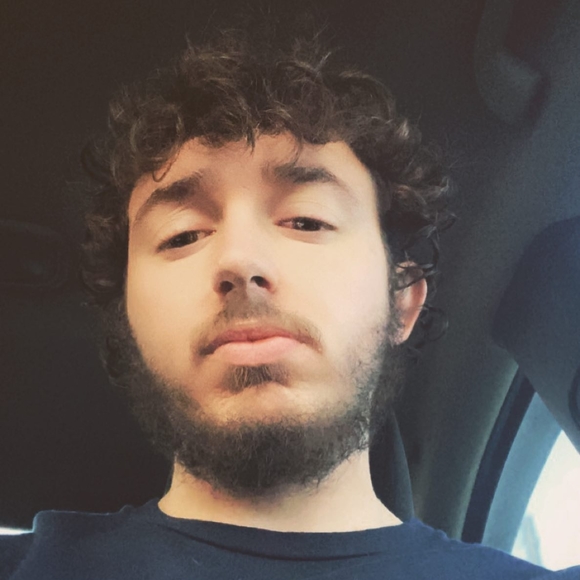 Profile Picture of Aaron Showers (@aaronshowers) on Poshmark