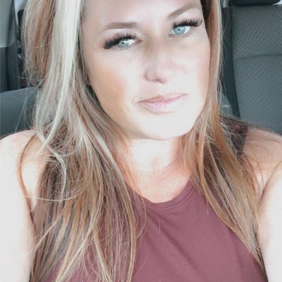 Profile Picture of Karin Hopper (@khopper123) on Poshmark