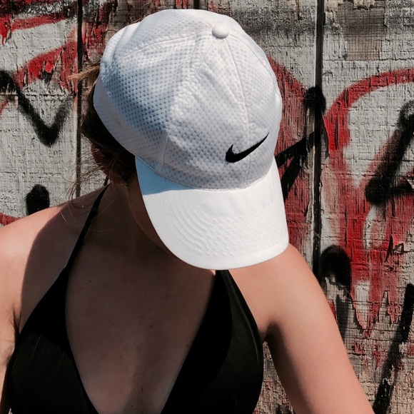 Profile Picture of Tori Mercer (@ttoriimercerr) on Poshmark