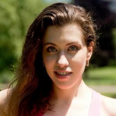 Profile Picture of Andrea Schpok Ross (@rossclrdglasses) on Twitter