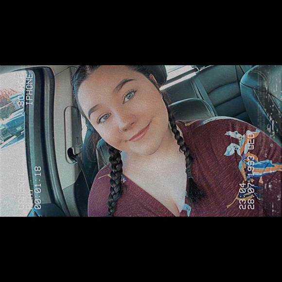 Profile Picture of Lexie Bailey (@lexiebailey139) on Poshmark