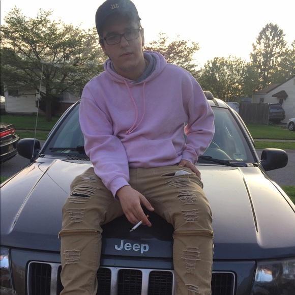 Profile Picture of Donald West (@dowest98) on Poshmark