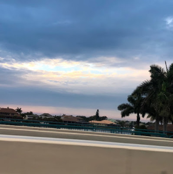 Profile Picture of Anna Mclaughlin (@awmc0415) on Poshmark