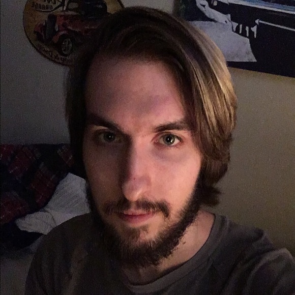 Evan Harrell - Poshmark Profile Picture of Evan Harrell (@etdairy20) on Poshmark