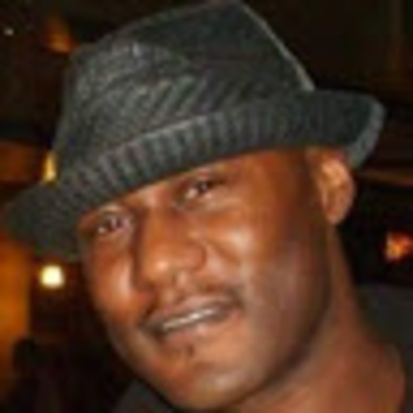 Profile Picture of Chris Surratt (@twistedpup) on Poshmark