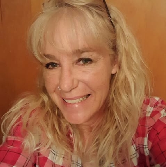 Profile Picture of Jo Cook (@jocook369jh) on Poshmark