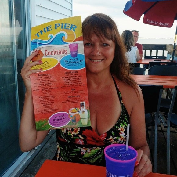 Profile Picture of Karen Dilibero (@ashcal0906) on Poshmark