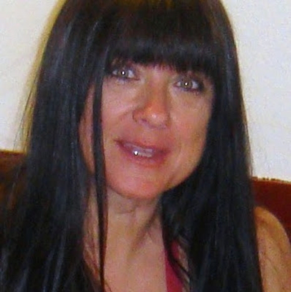 Profile Picture of Renate Seewald (@renatseewal) on Poshmark
