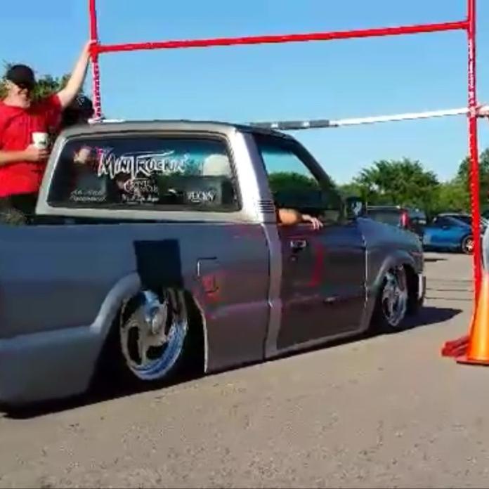 Profile Picture of internaldifference (@themrsketchy) on Tiktok