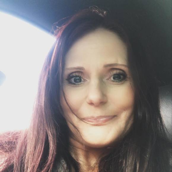 Profile Picture of Suzanne Prauss (@queenofclay) on Poshmark