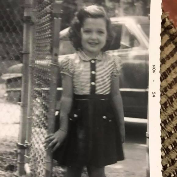 Profile Picture of Debra Bradley (@debrabradley607) on Poshmark