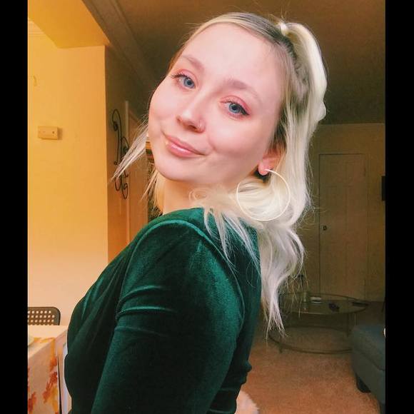 Profile Picture of Darci Sferra (@dsferra13) on Poshmark
