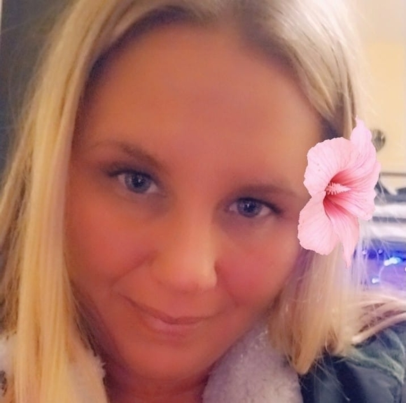 Profile Picture of Jennifer Tidwell (@jtidwell88) on Poshmark
