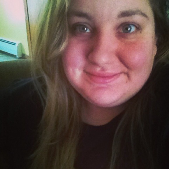 Profile Picture of Caralyn Carver (@caralync) on Poshmark