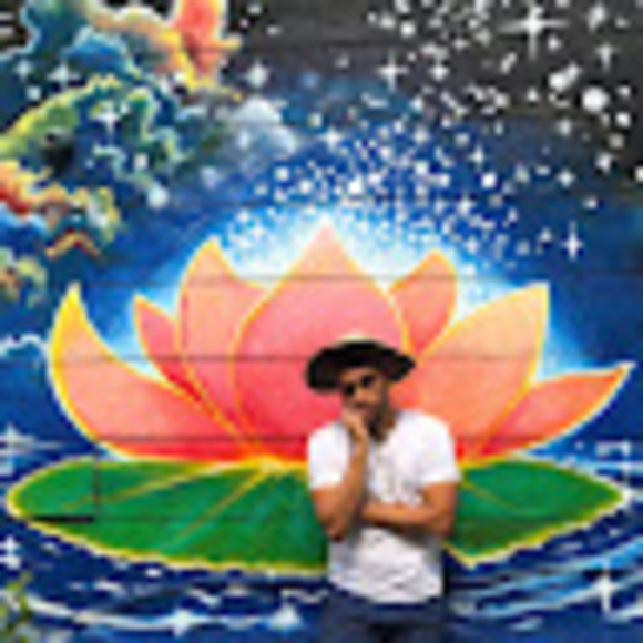 Profile Picture of Mario Alvarez (@mariobarzahd) on Poshmark
