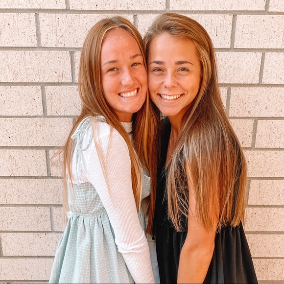 Profile Picture of Sierra Barkus (@sierrabarkus) on Poshmark