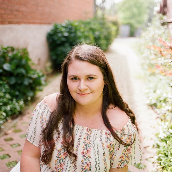 Profile Picture of Caroline Lumpkin (@clumpkin20) on Poshmark