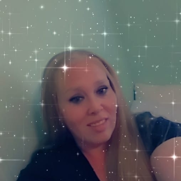 Profile Picture of Ashley Peregoy (@peregoya) on Poshmark